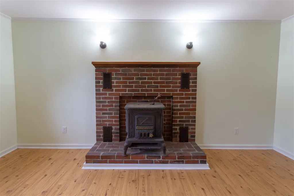84 Drake Hill Road Strafford NH 03884