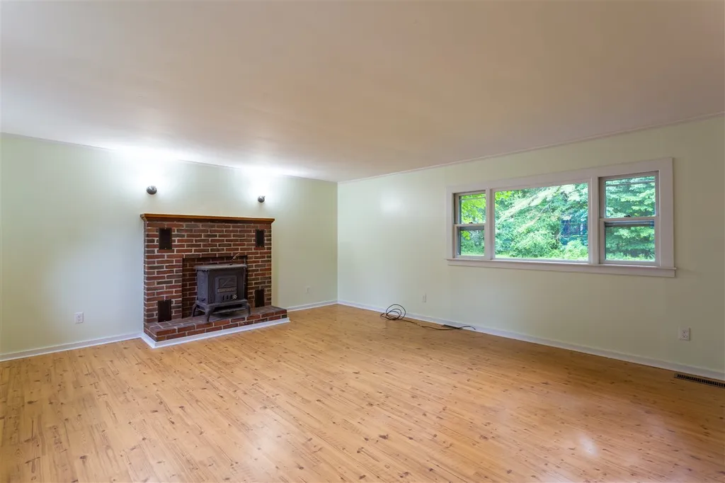 84 Drake Hill Road Strafford NH 03884