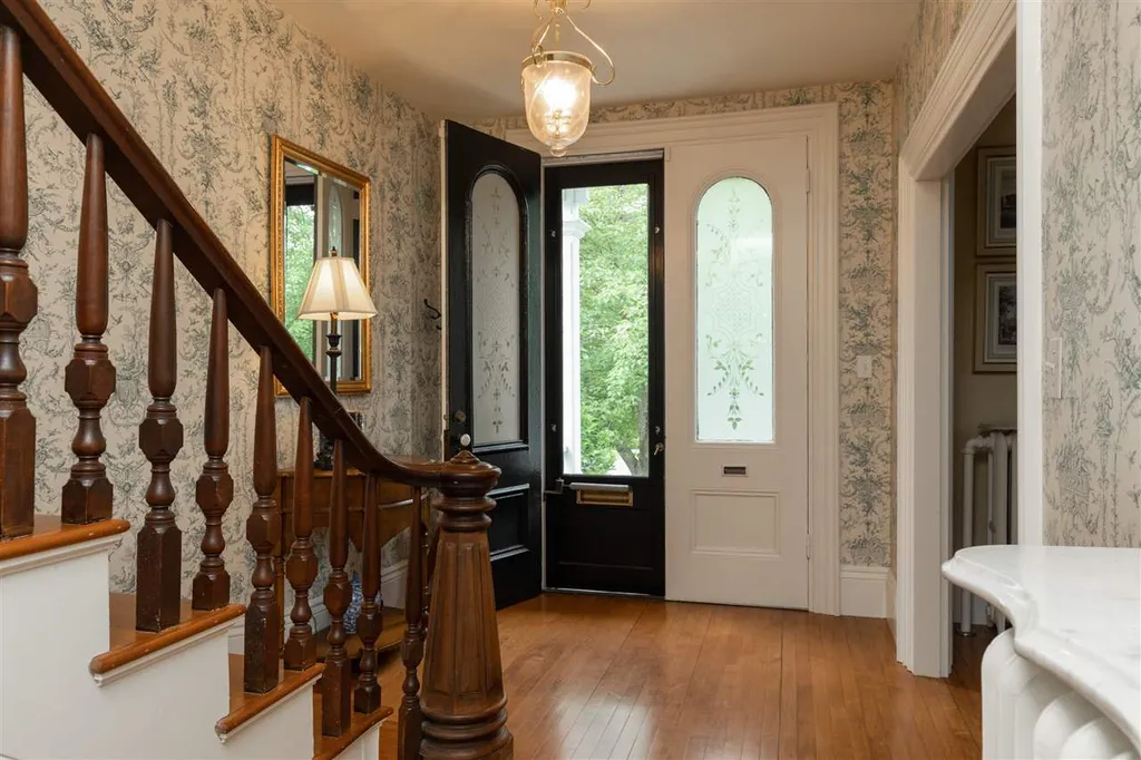 83 Court Street Exeter NH 03833