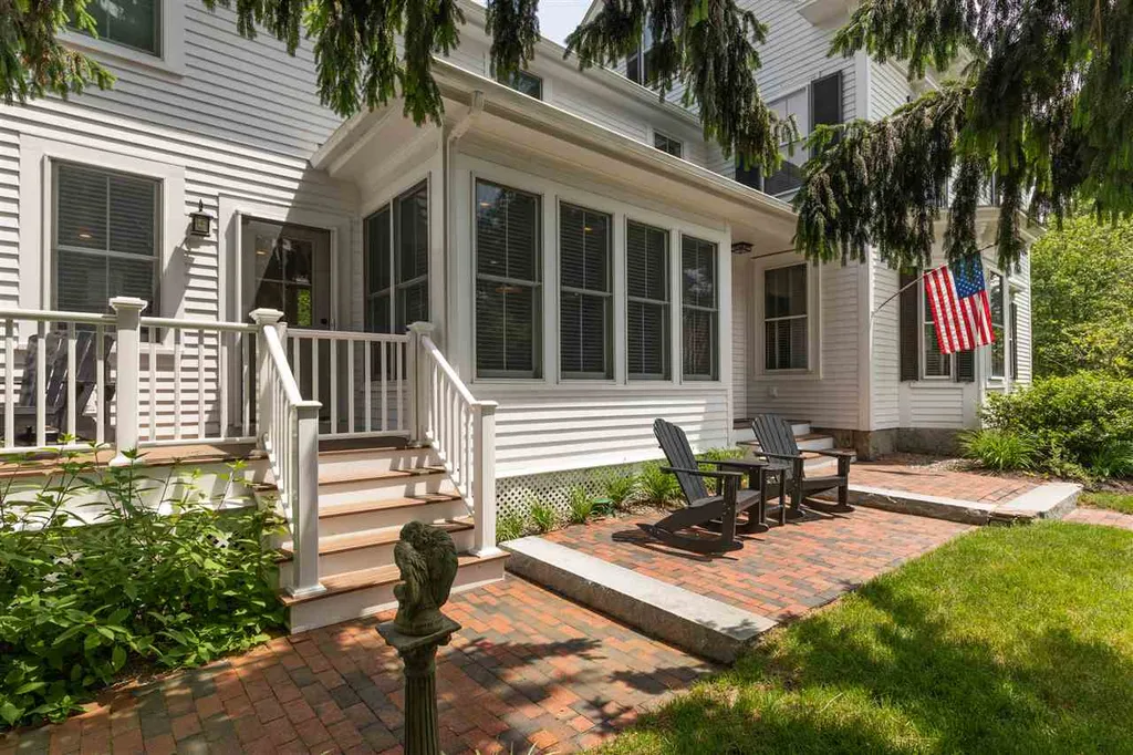 83 Court Street Exeter NH 03833