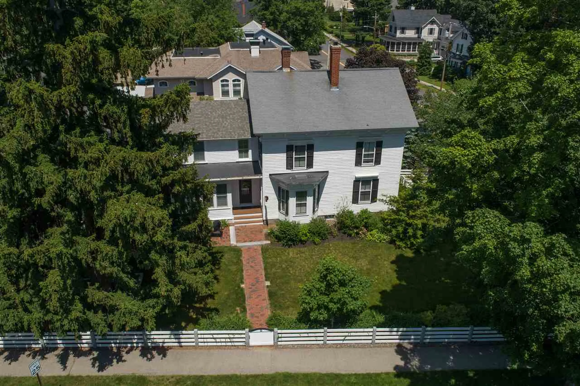 83 Court Street Exeter NH 03833