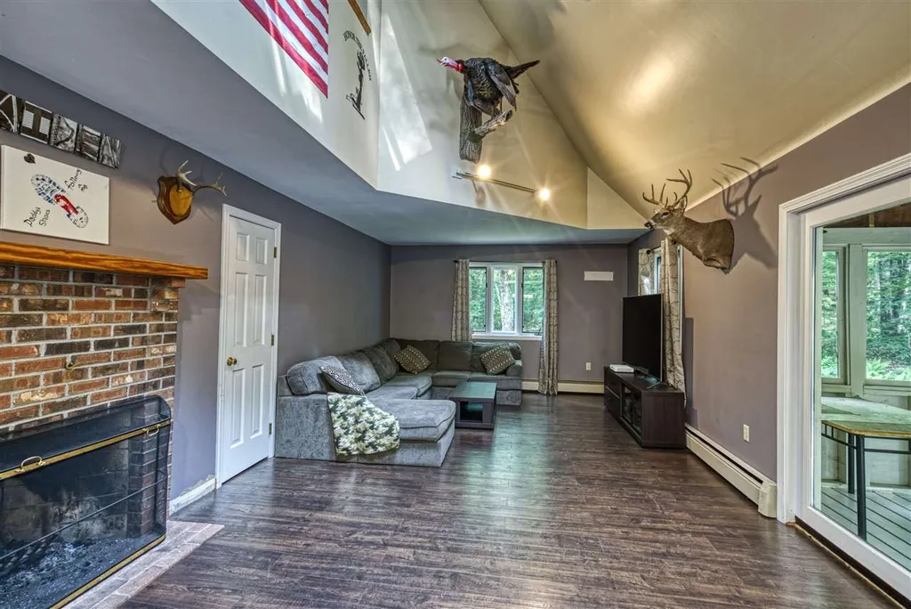 16 Apple Hill Road Sunapee NH 03782