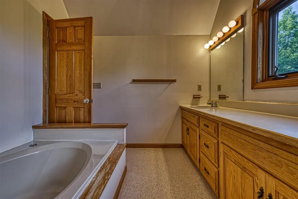 16 Apple Hill Road Sunapee NH 03782