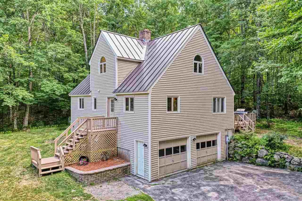 16 Apple Hill Road Sunapee NH 03782