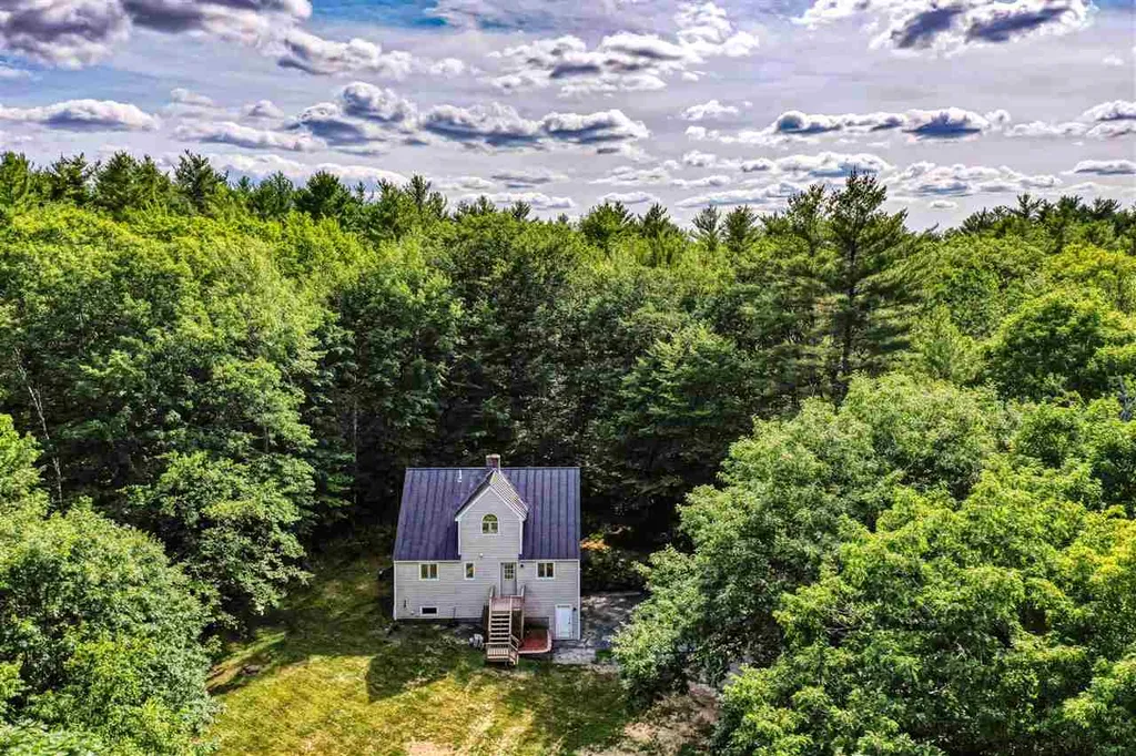 16 Apple Hill Road Sunapee NH 03782