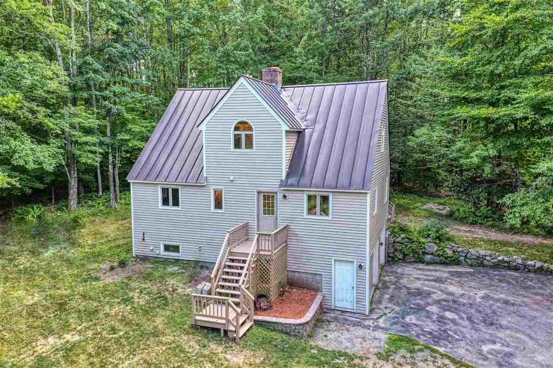 16 Apple Hill Road Sunapee NH 03782