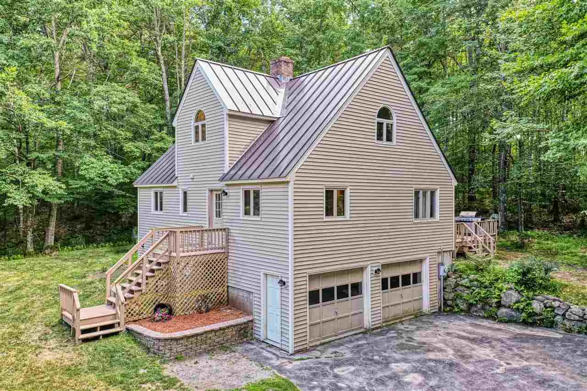 16 Apple Hill Road Sunapee NH 03782