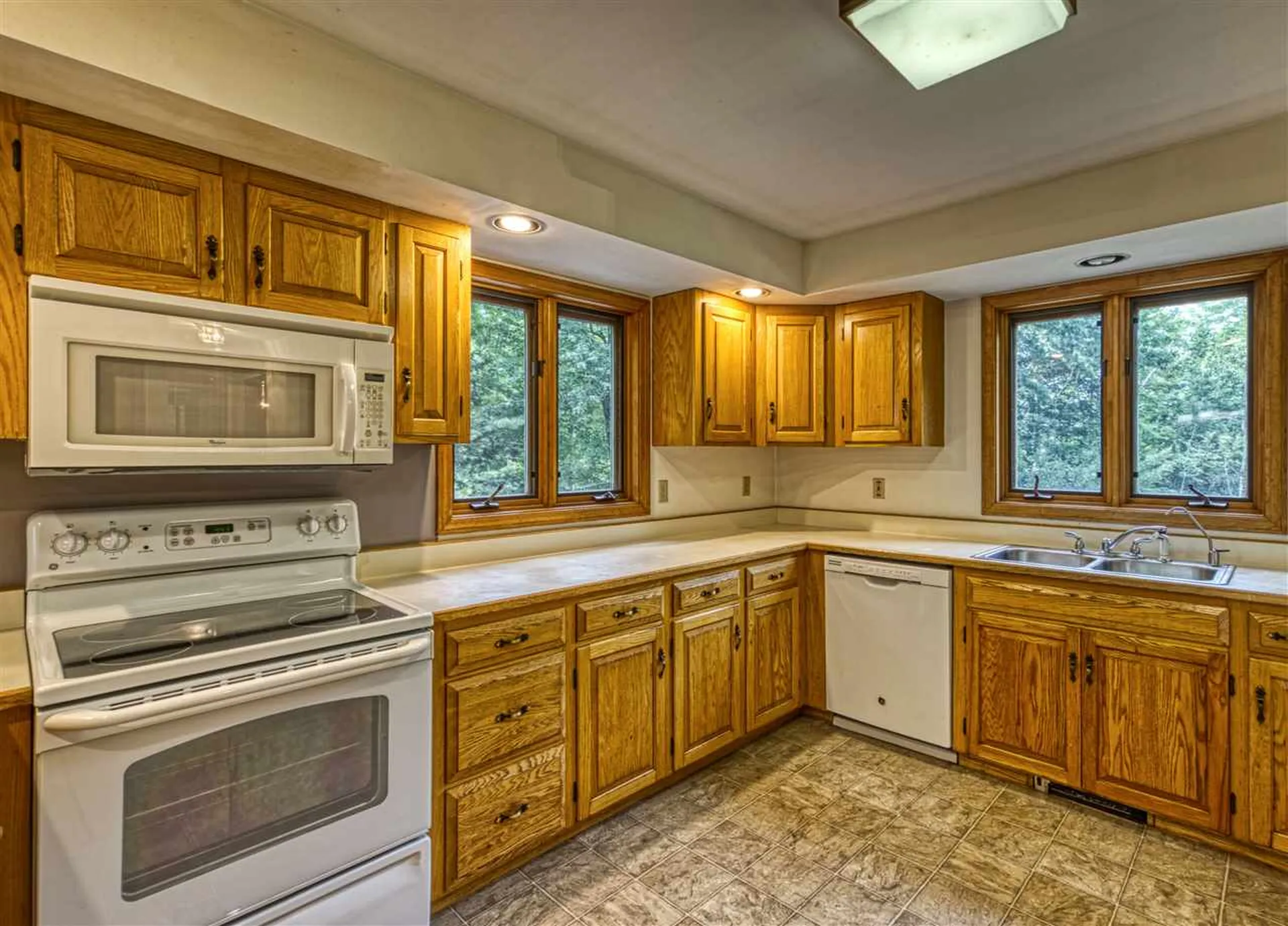 16 Apple Hill Road Sunapee NH 03782
