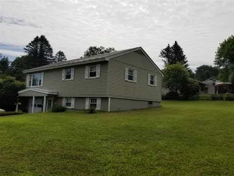 4 Harris Place Claremont NH 03743