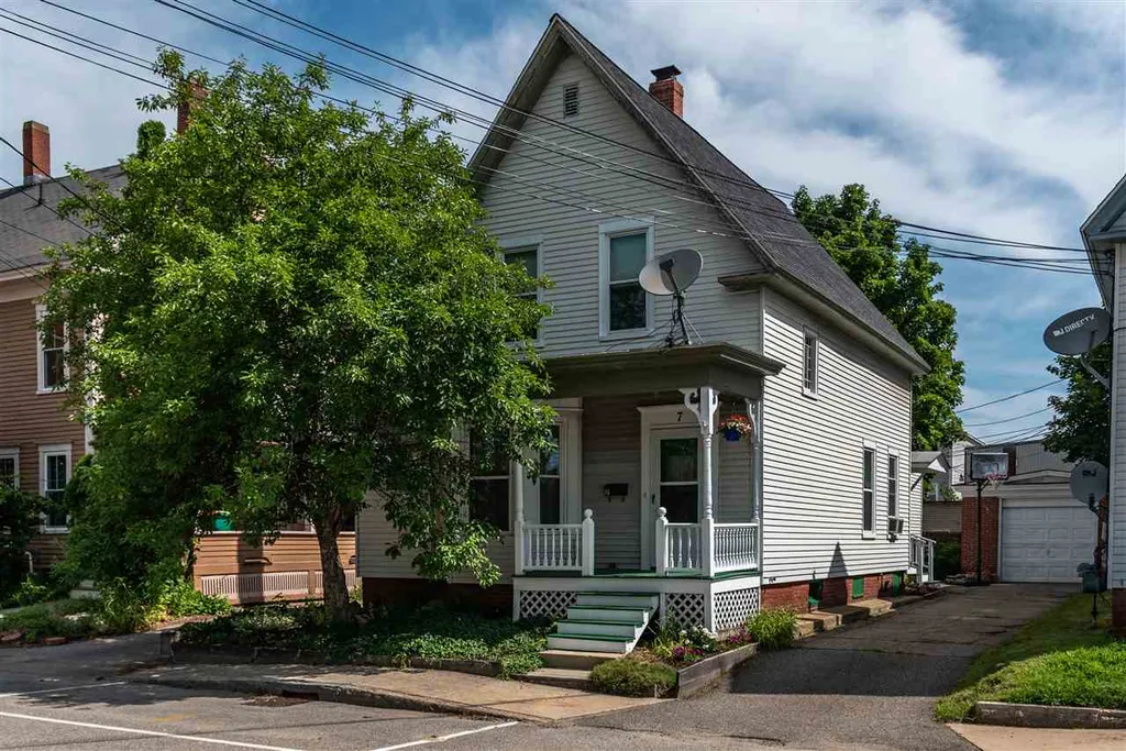 7 Central Avenue Rochester NH 03867