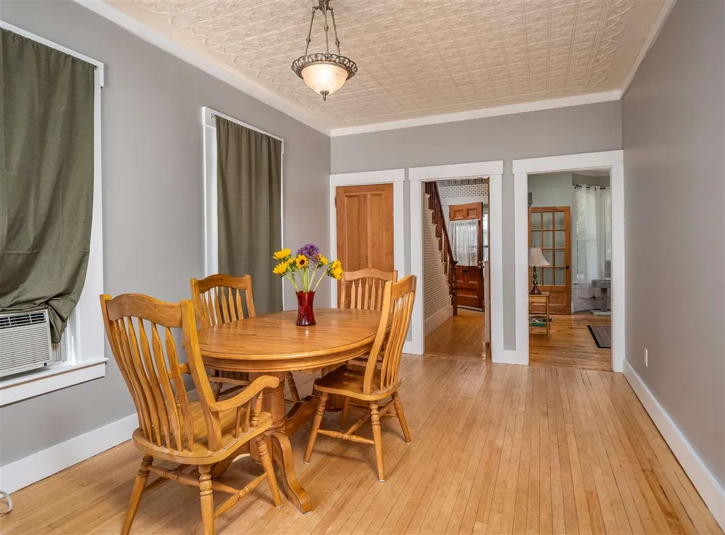 7 Central Avenue Rochester NH 03867