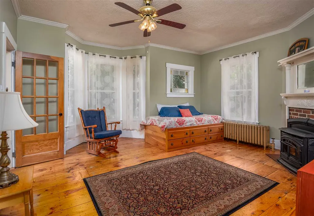 7 Central Avenue Rochester NH 03867