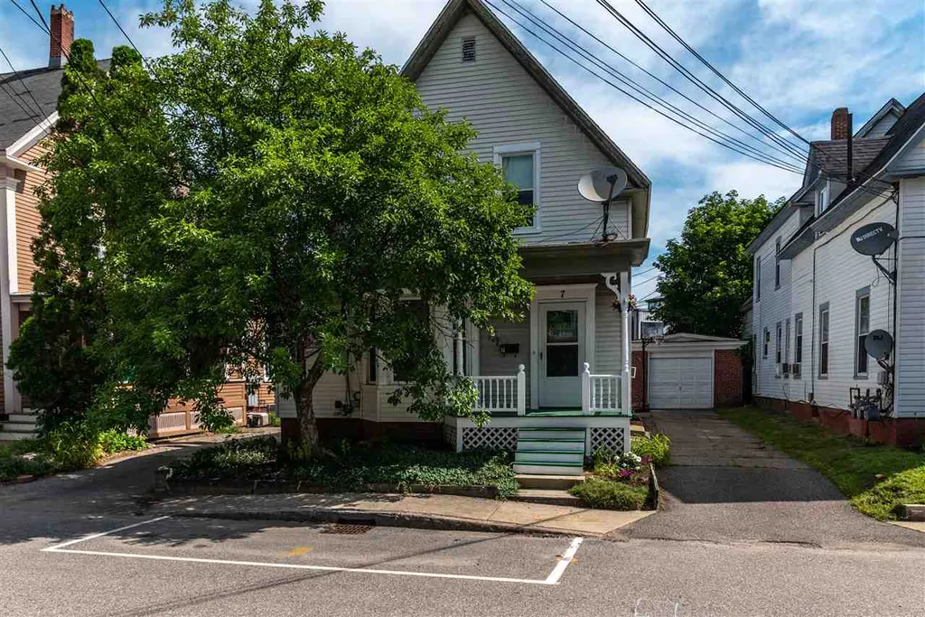 7 Central Avenue Rochester NH 03867