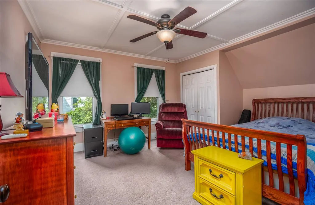 7 Central Avenue Rochester NH 03867