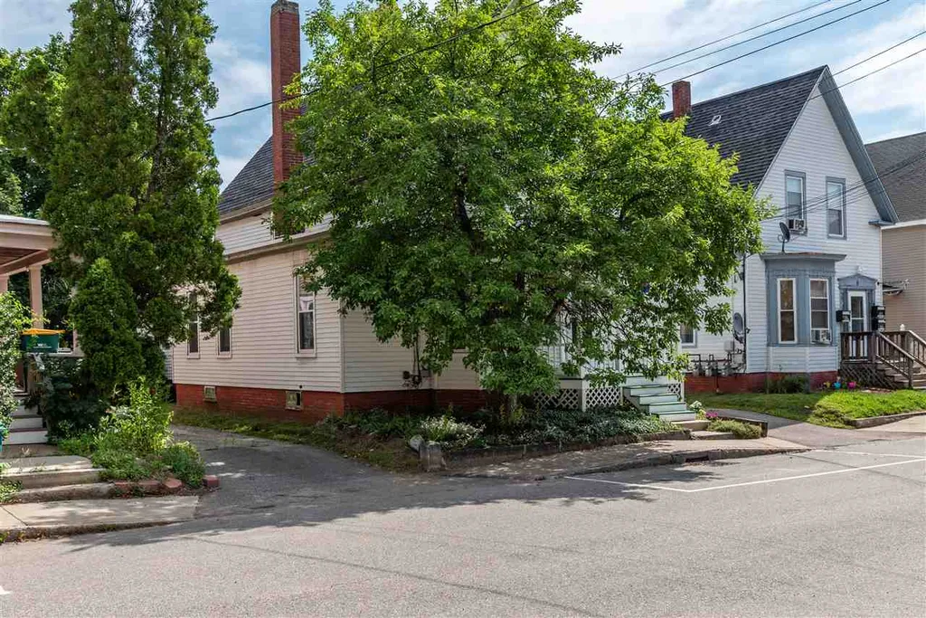 7 Central Avenue Rochester NH 03867