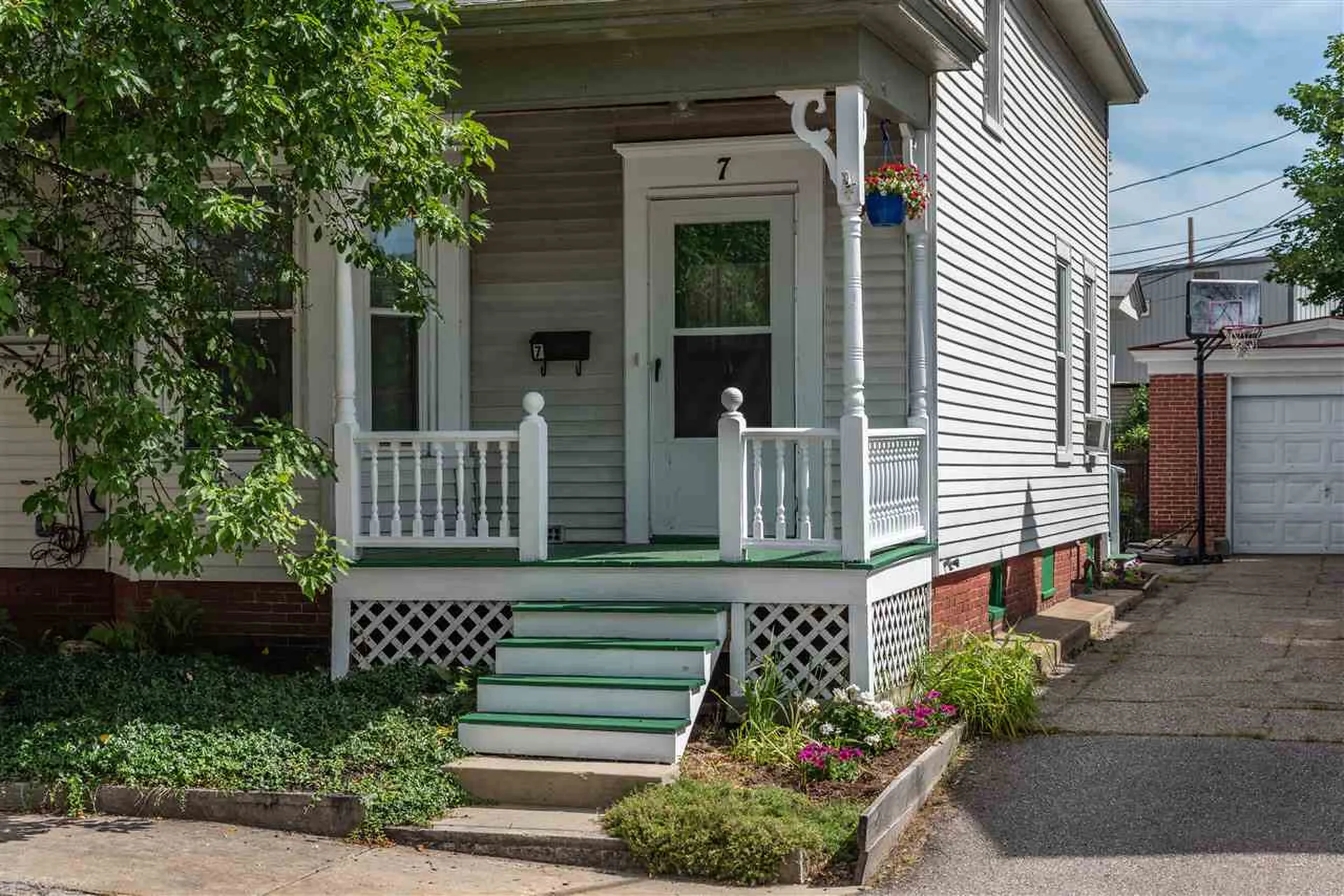 7 Central Avenue Rochester NH 03867