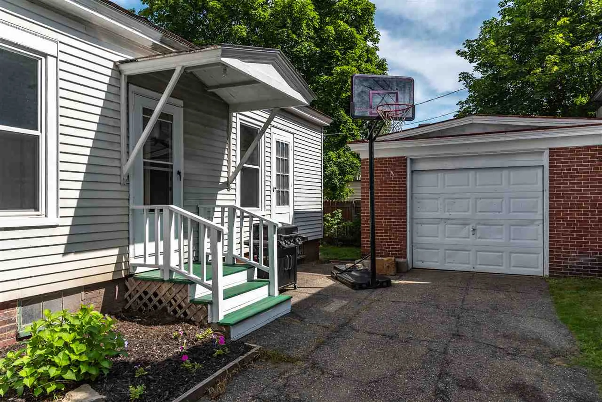 7 Central Avenue Rochester NH 03867