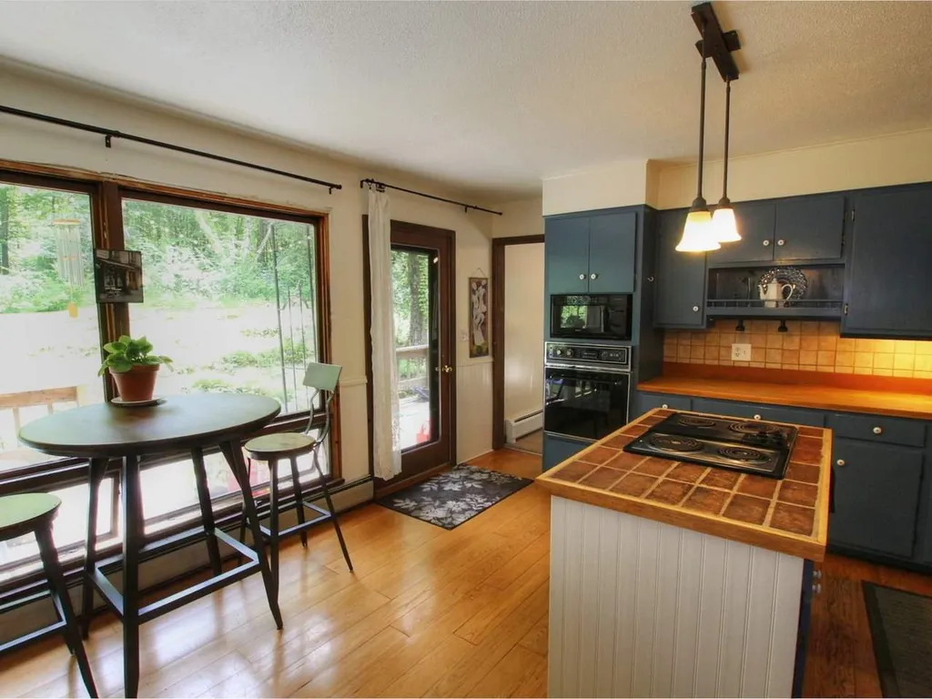 907 Halladay Road Middlebury VT 05753