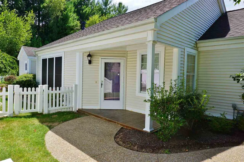 19 Privet Hedge Lane Bedford NH 03110