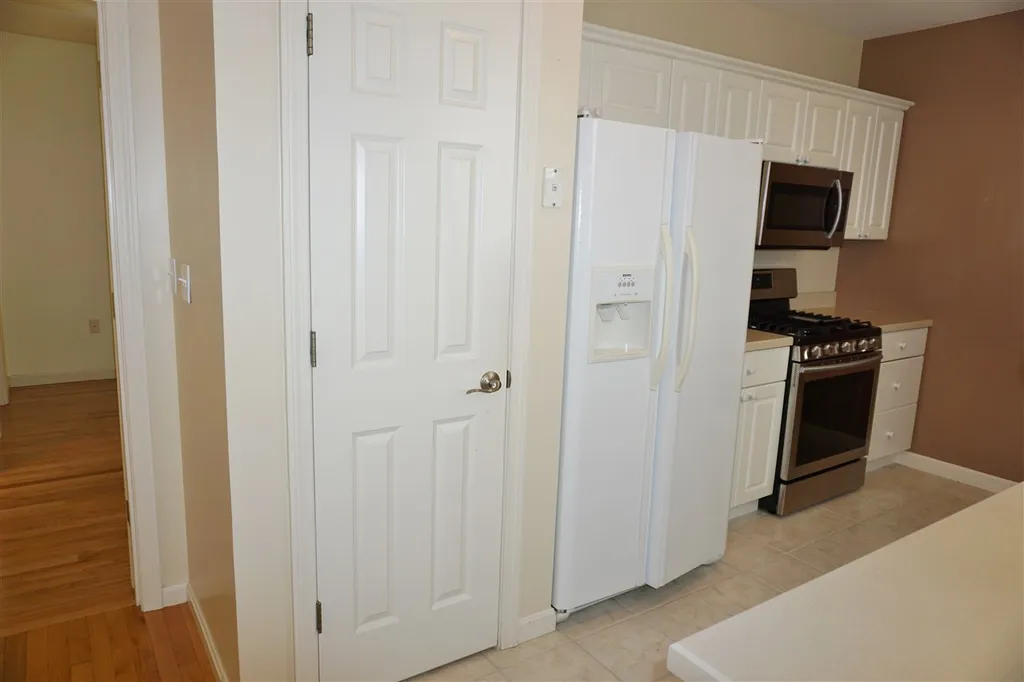 19 Privet Hedge Lane Bedford NH 03110
