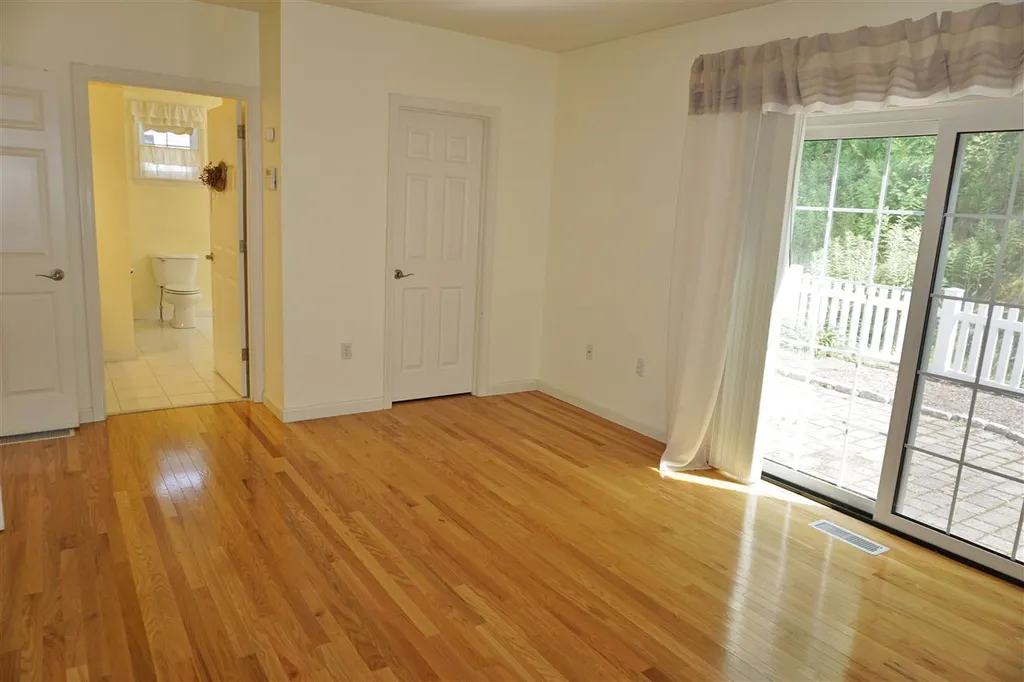19 Privet Hedge Lane Bedford NH 03110