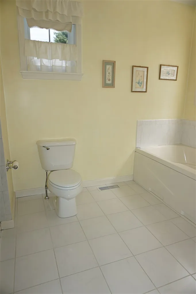 19 Privet Hedge Lane Bedford NH 03110