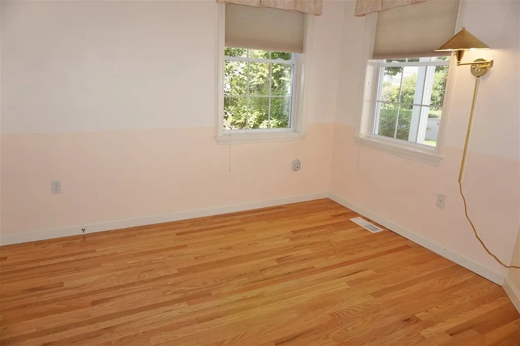 19 Privet Hedge Lane Bedford NH 03110