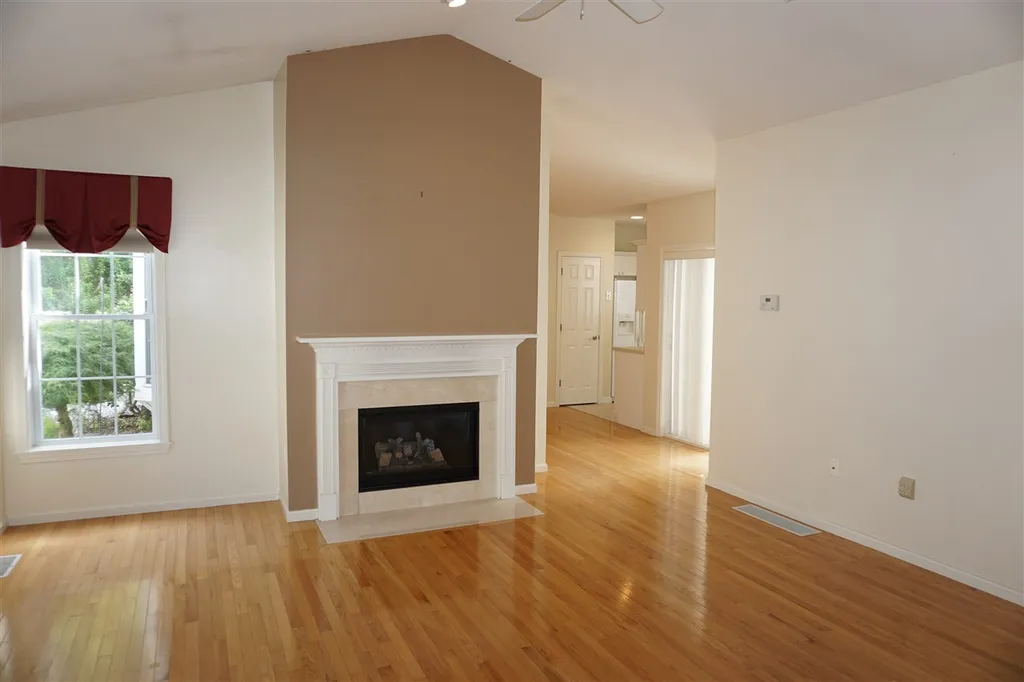 19 Privet Hedge Lane Bedford NH 03110