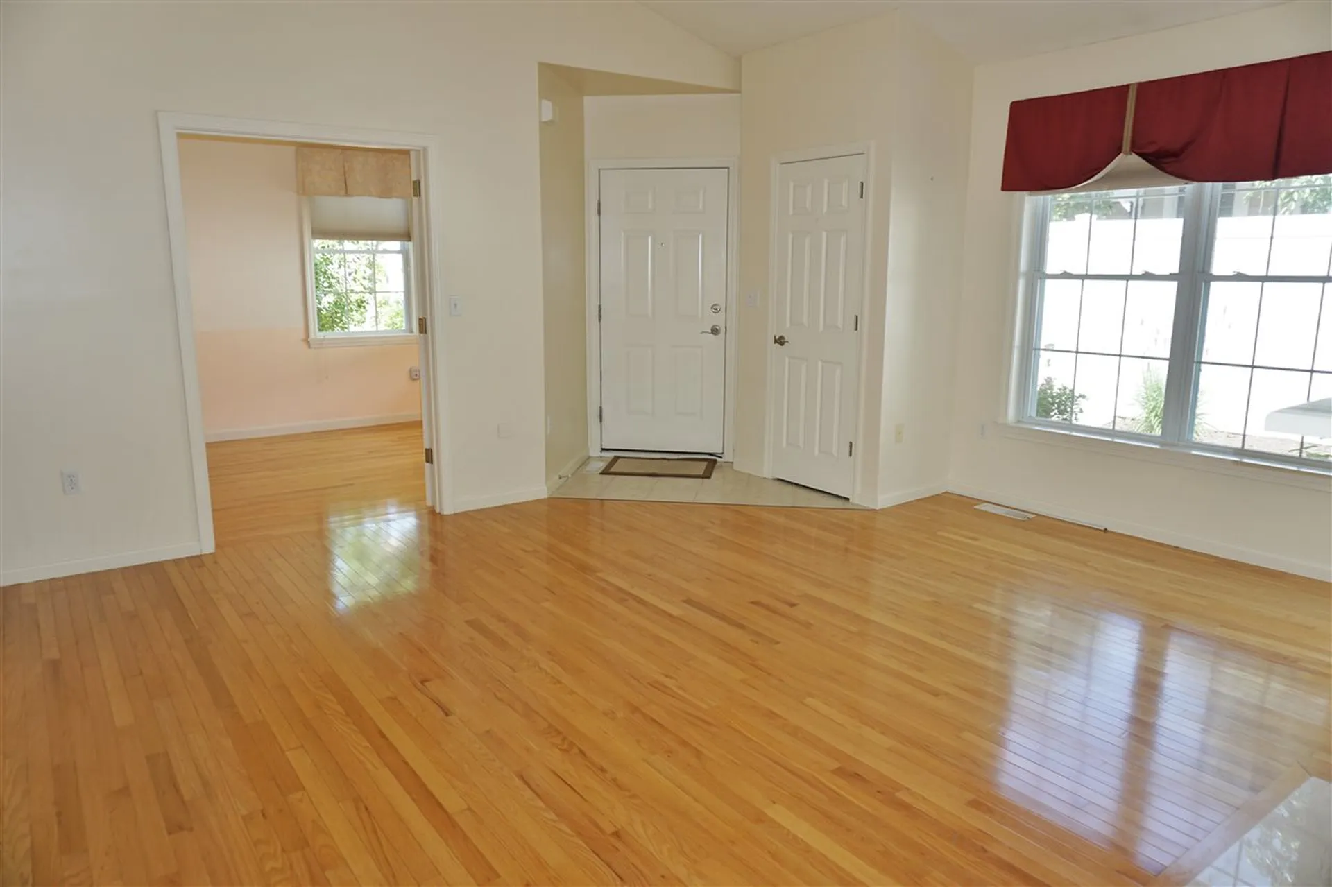 19 Privet Hedge Lane Bedford NH 03110