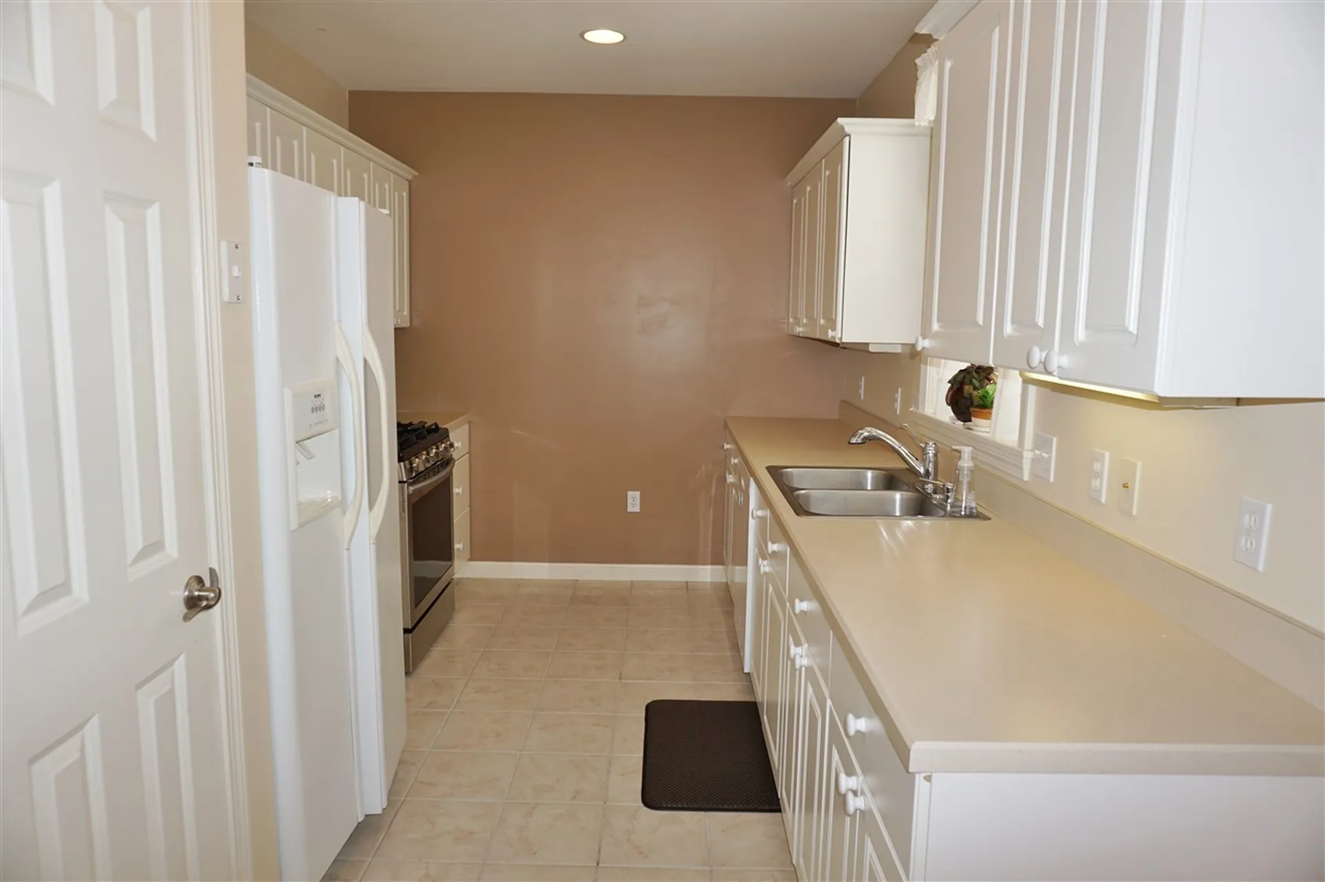 19 Privet Hedge Lane Bedford NH 03110