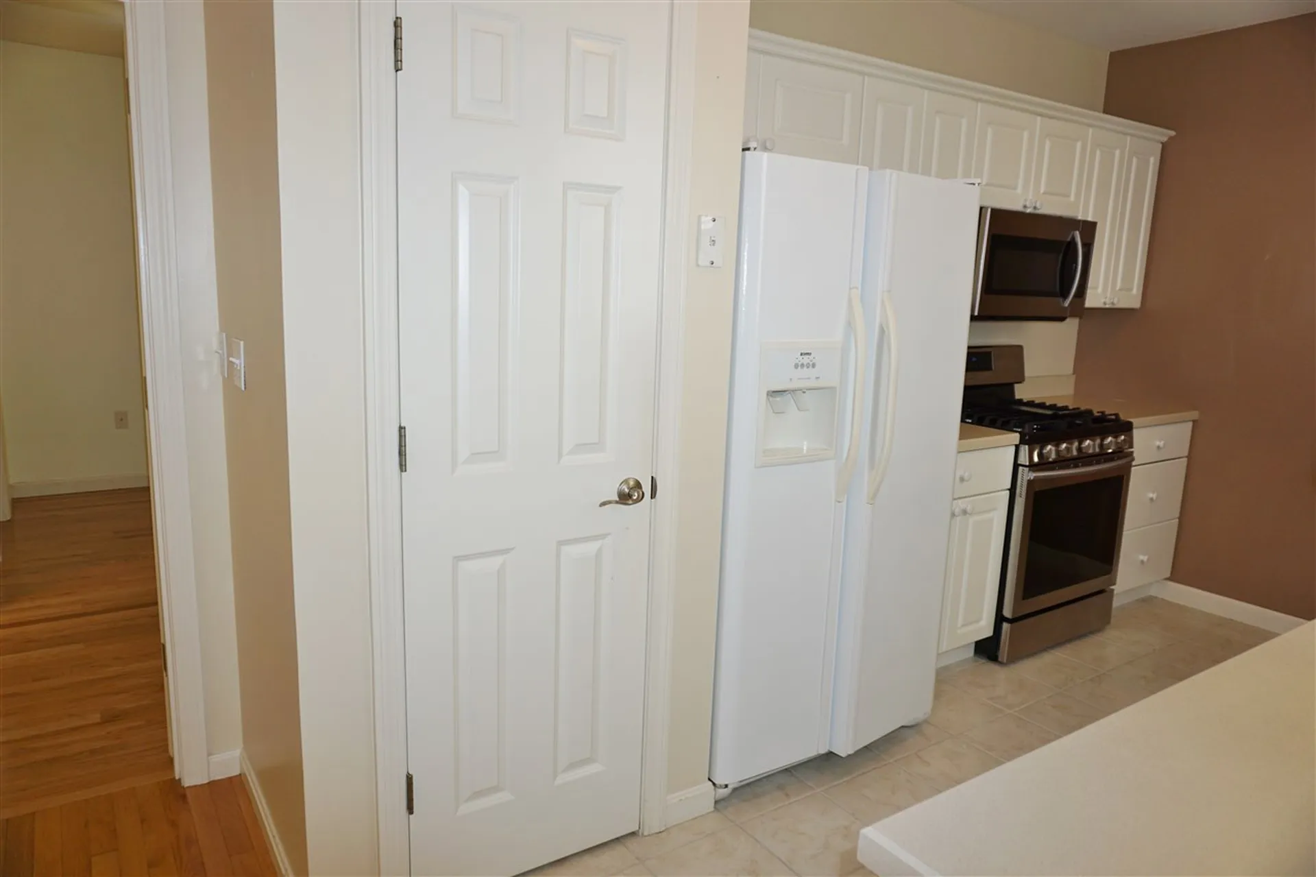 19 Privet Hedge Lane Bedford NH 03110