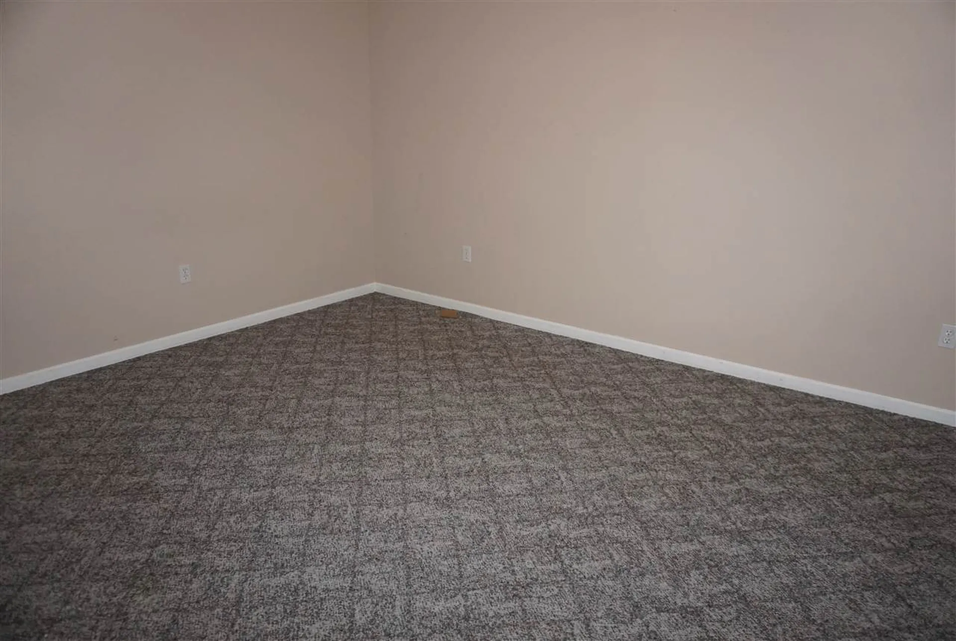 19 Privet Hedge Lane Bedford NH 03110