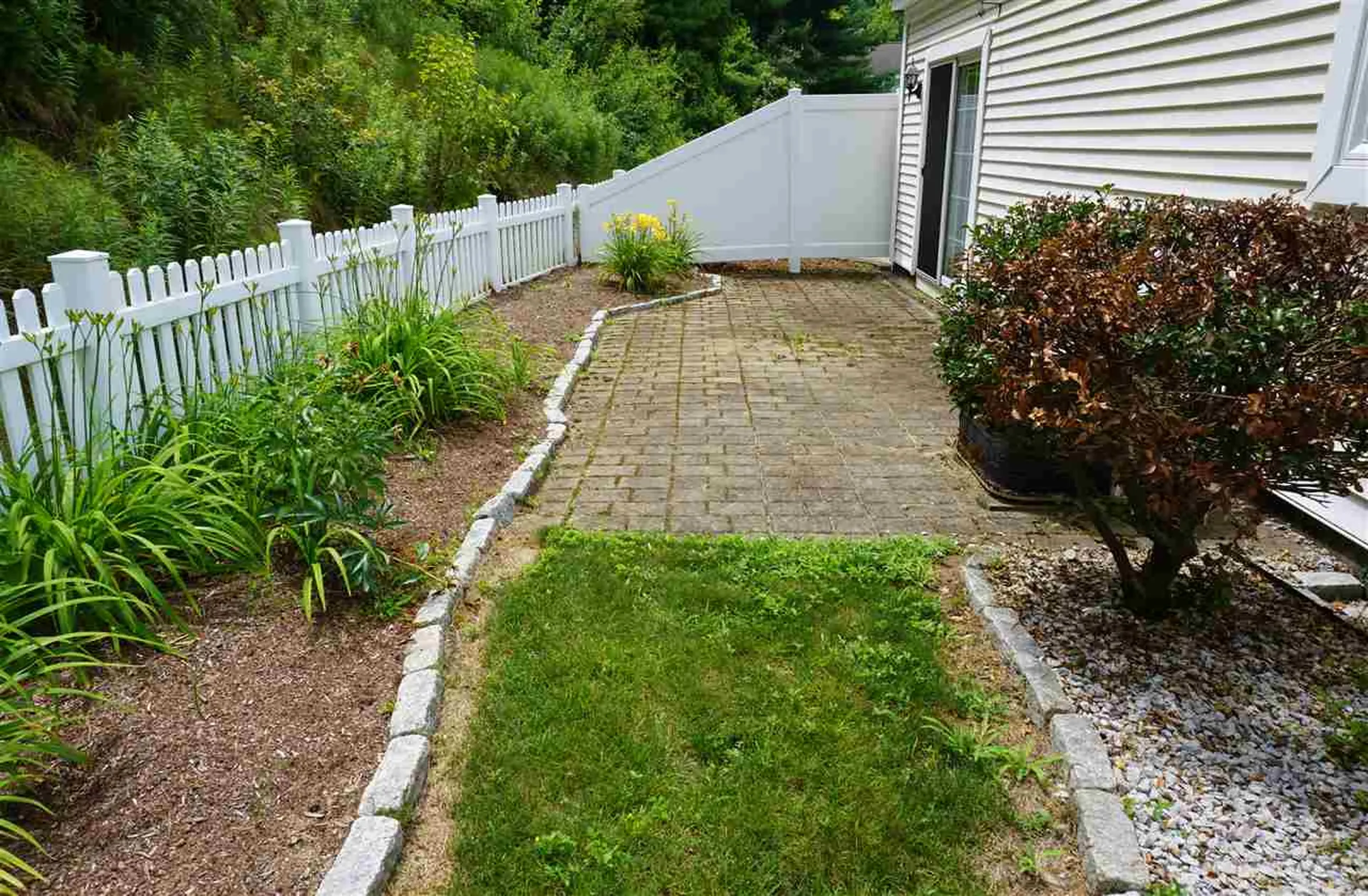 19 Privet Hedge Lane Bedford NH 03110