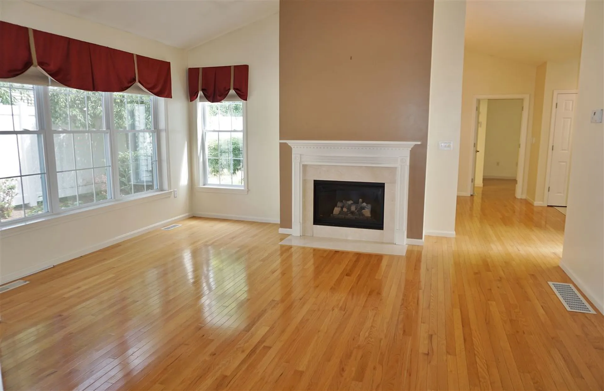 19 Privet Hedge Lane Bedford NH 03110