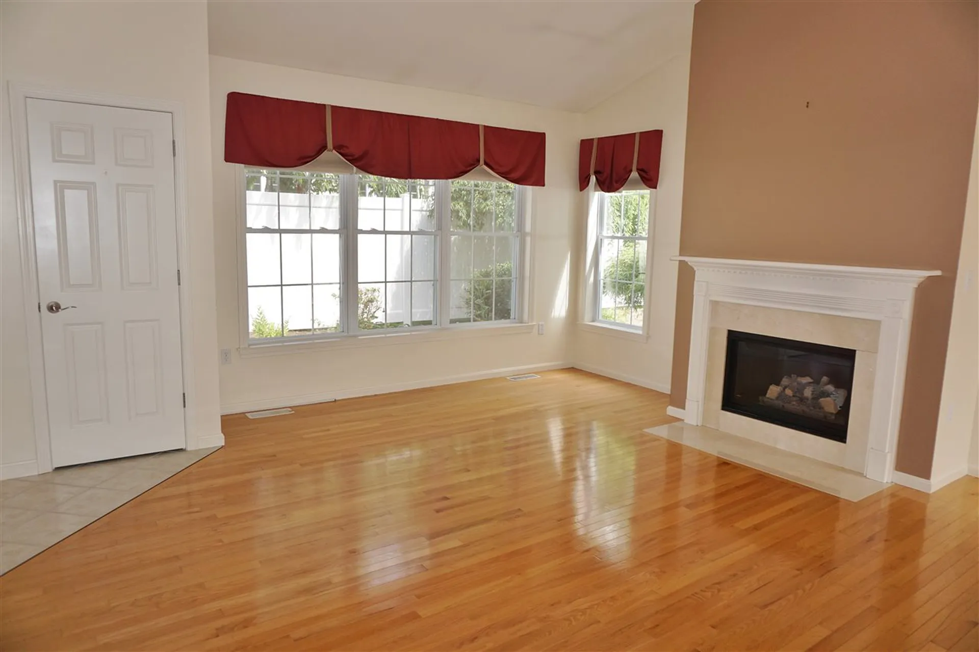 19 Privet Hedge Lane Bedford NH 03110