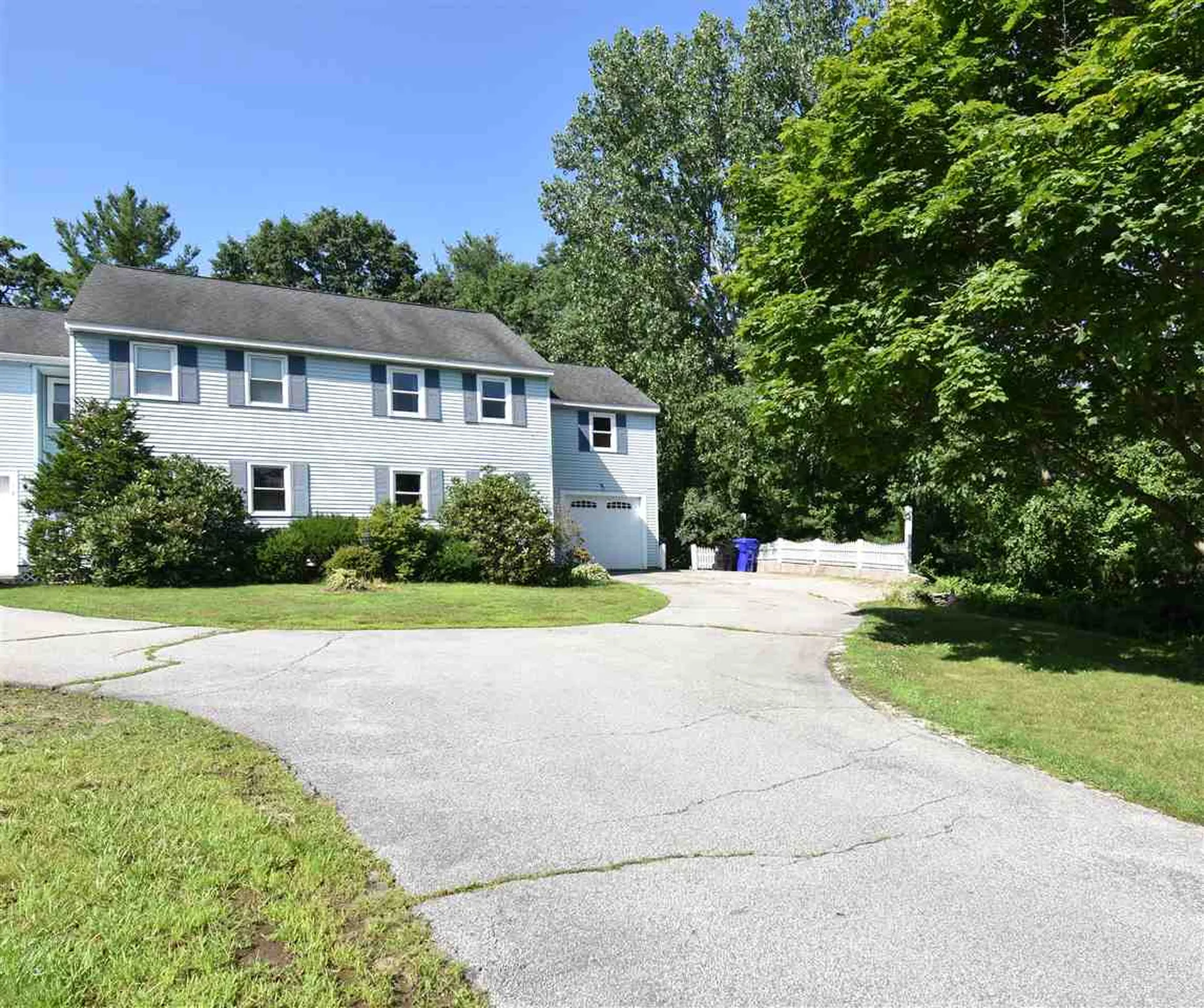 7b Hedgerow Drive Hudson NH 03051