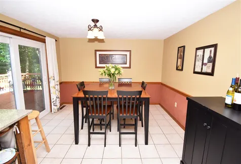 7b Hedgerow Drive Hudson NH 03051