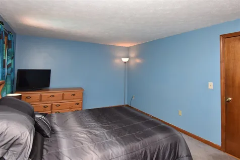 7b Hedgerow Drive Hudson NH 03051