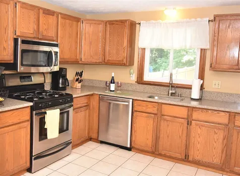 7b Hedgerow Drive Hudson NH 03051