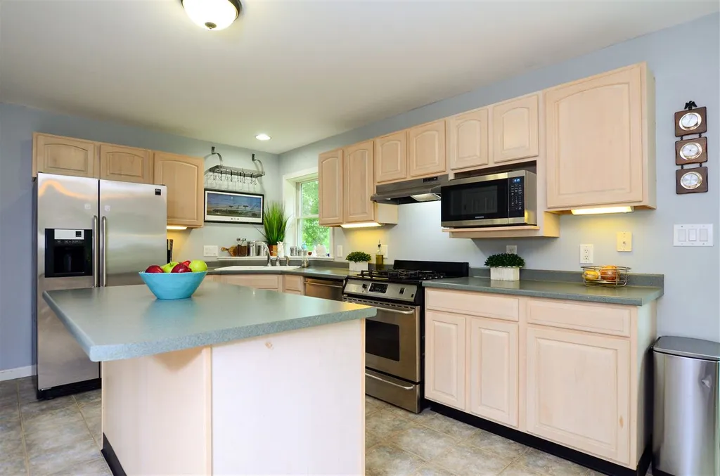 21 Fitch Road Madbury NH 03823