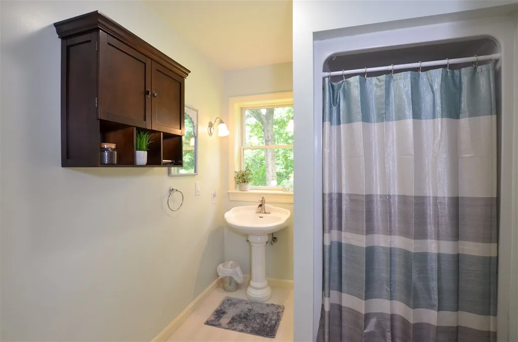21 Fitch Road Madbury NH 03823