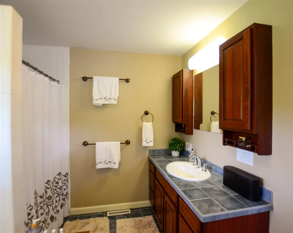 21 Fitch Road Madbury NH 03823