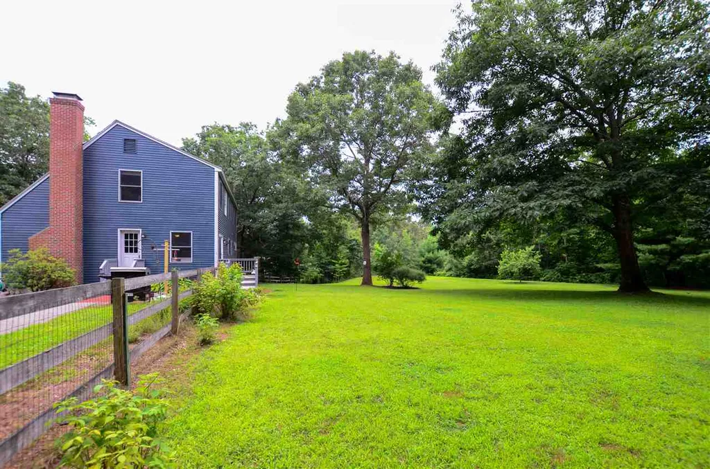 21 Fitch Road Madbury NH 03823