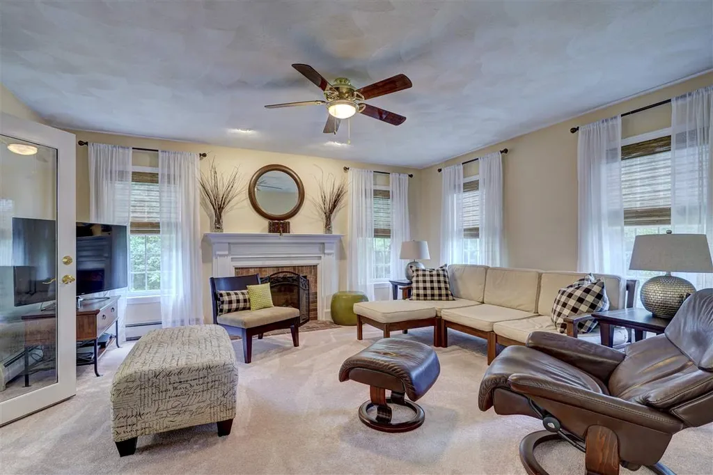 4 Bancroft Street Windham NH 03087