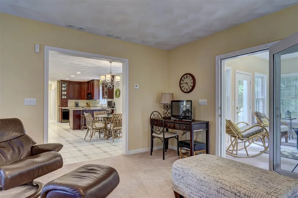 4 Bancroft Street Windham NH 03087
