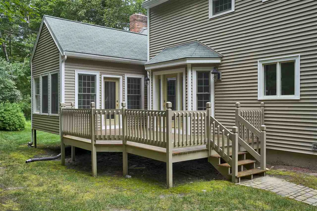 4 Bancroft Street Windham NH 03087