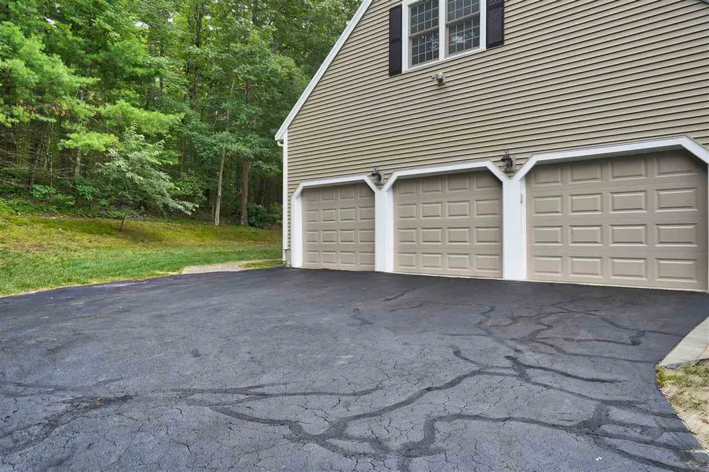 4 Bancroft Street Windham NH 03087