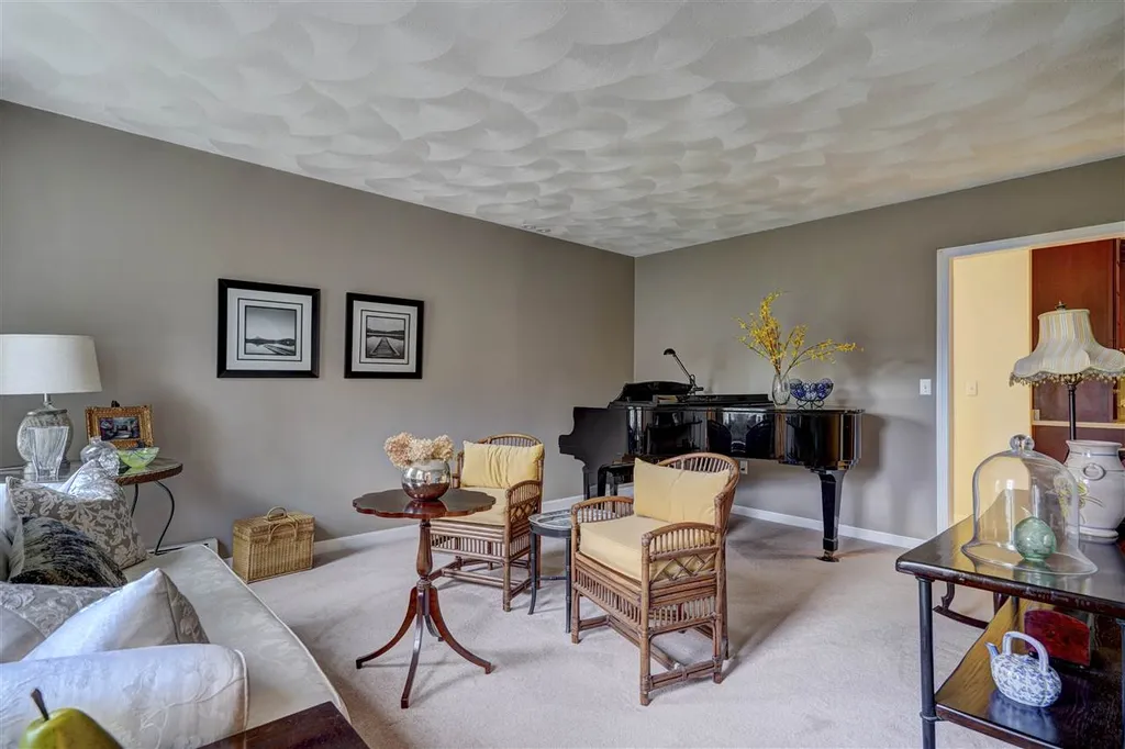 4 Bancroft Street Windham NH 03087