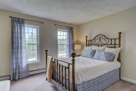 4 Bancroft Street Windham NH 03087