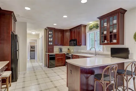 4 Bancroft Street Windham NH 03087